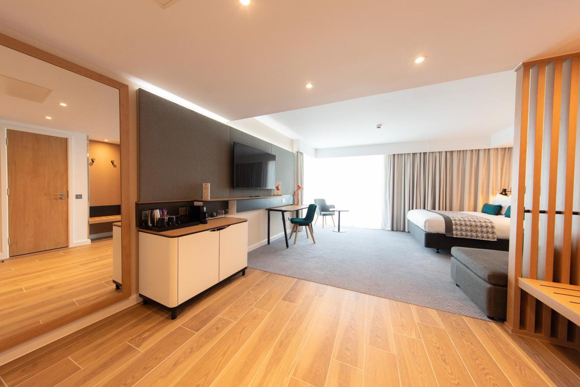 Holiday Inn Blackpool By Ihg Экстерьер фото