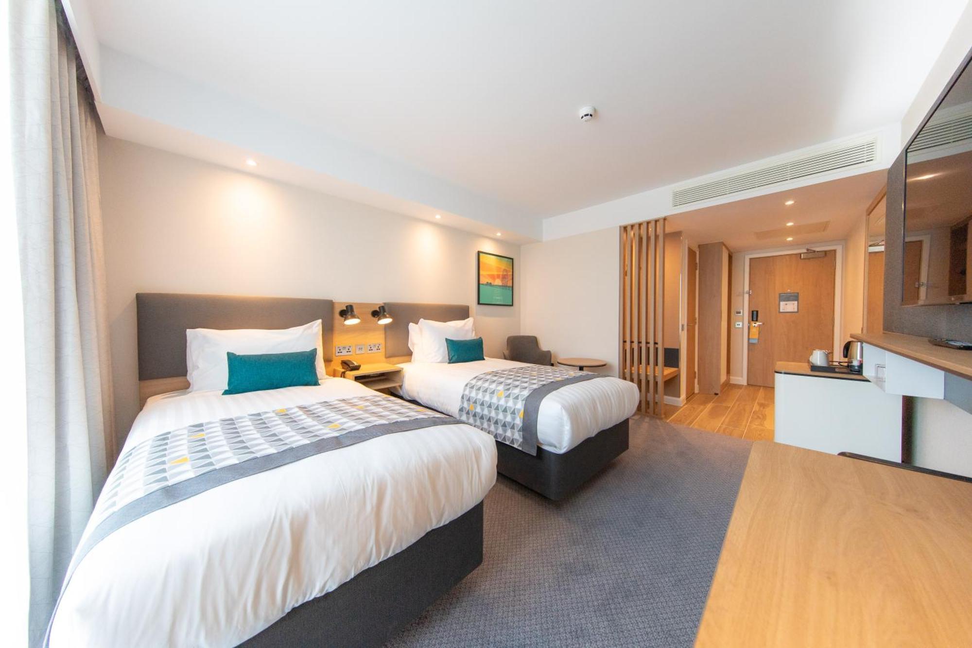 Holiday Inn Blackpool By Ihg Экстерьер фото