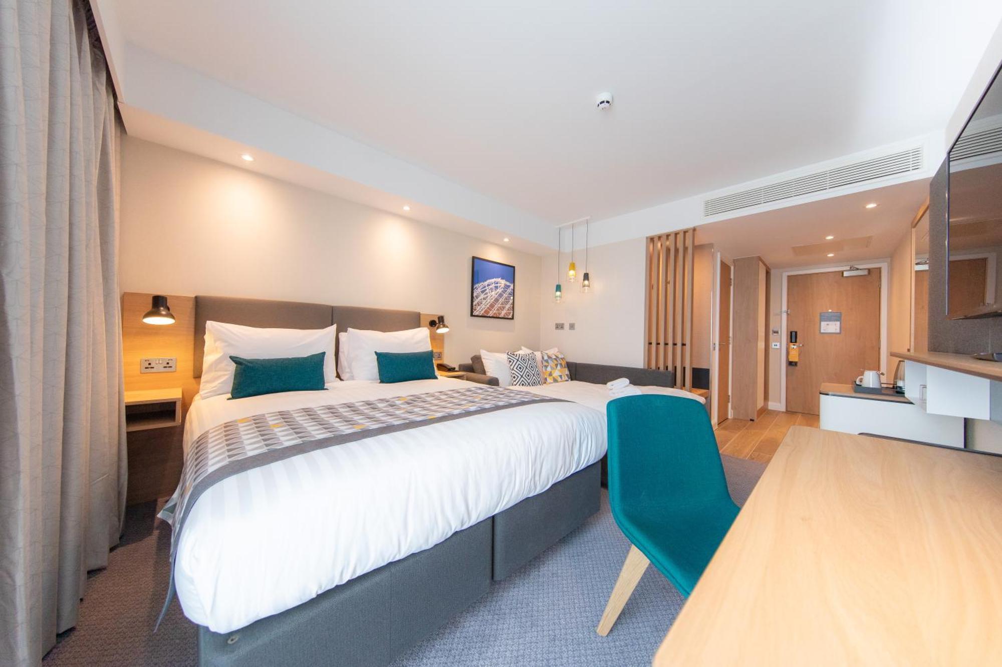 Holiday Inn Blackpool By Ihg Экстерьер фото
