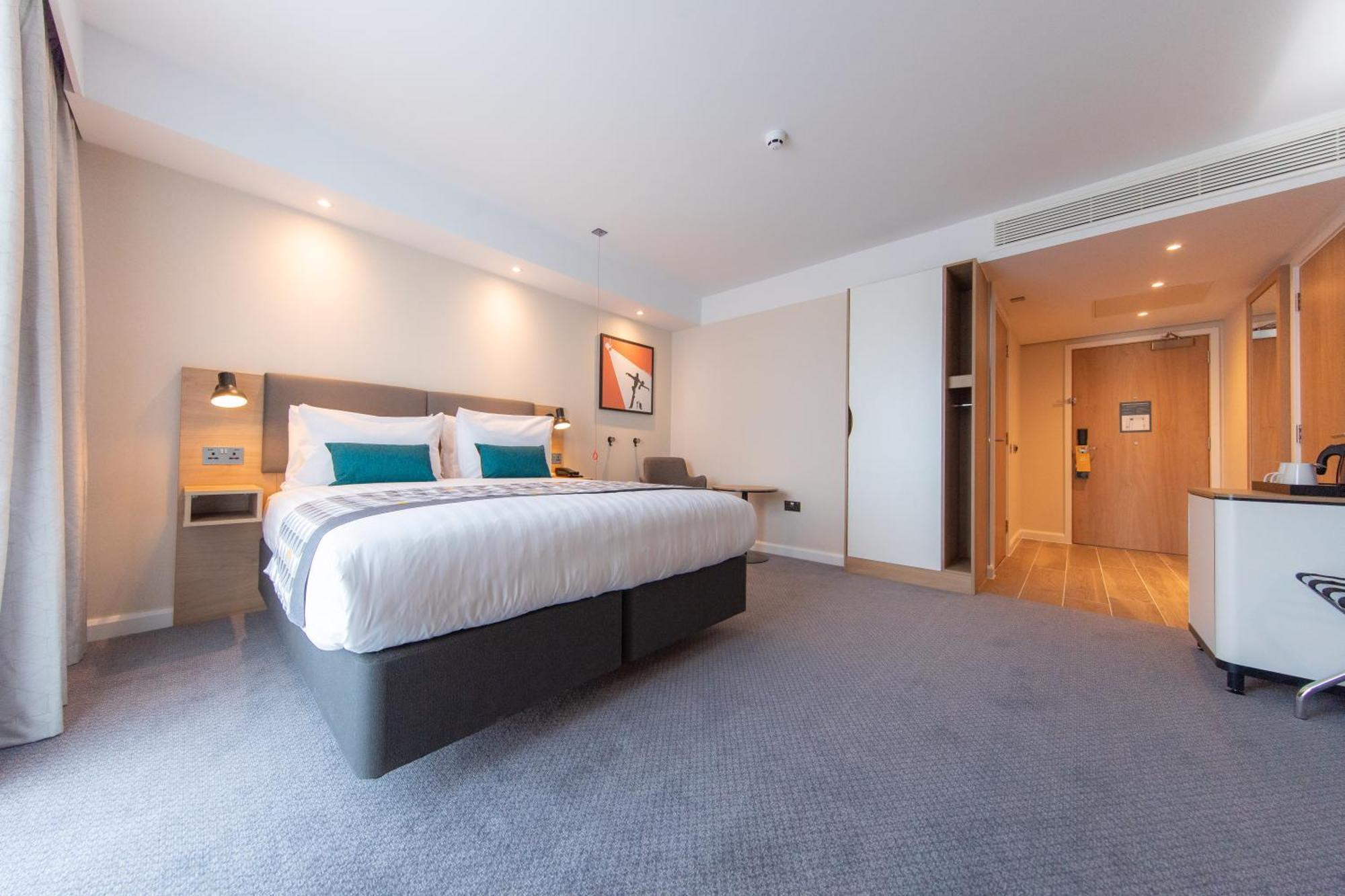 Holiday Inn Blackpool By Ihg Экстерьер фото