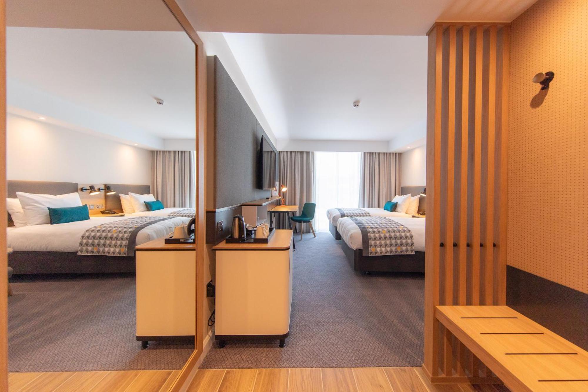 Holiday Inn Blackpool By Ihg Экстерьер фото