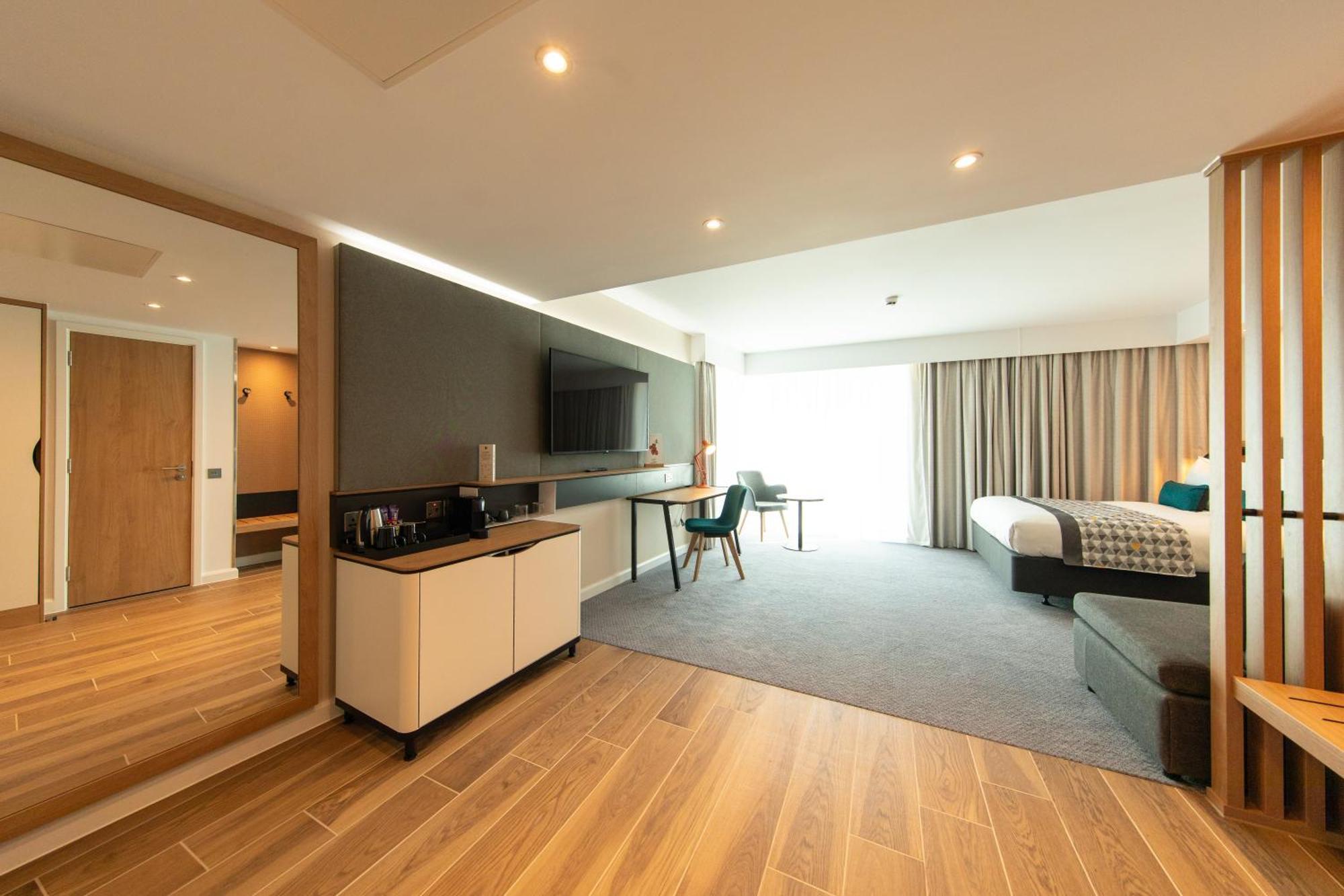 Holiday Inn Blackpool By Ihg Экстерьер фото