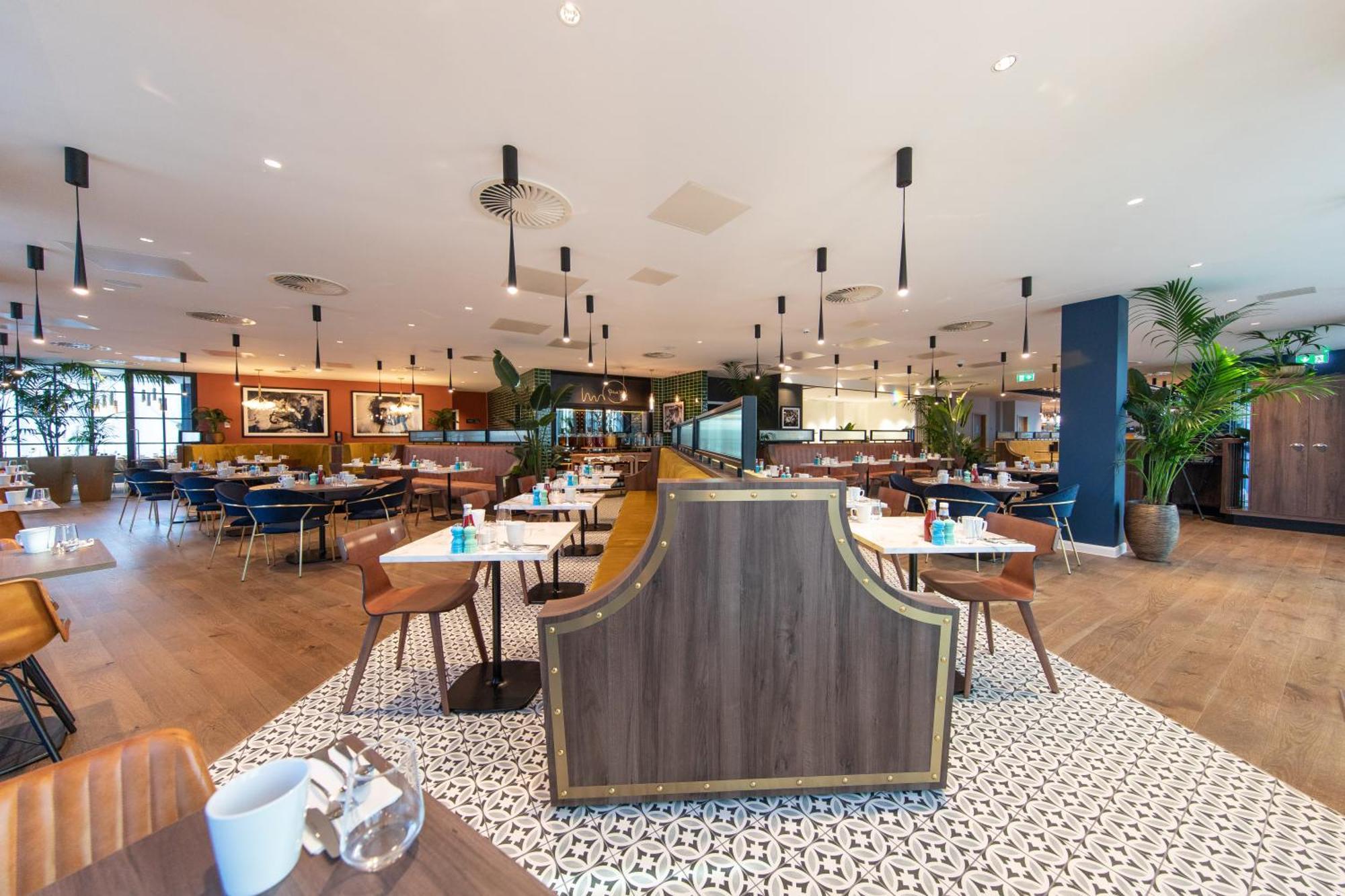 Holiday Inn Blackpool By Ihg Экстерьер фото