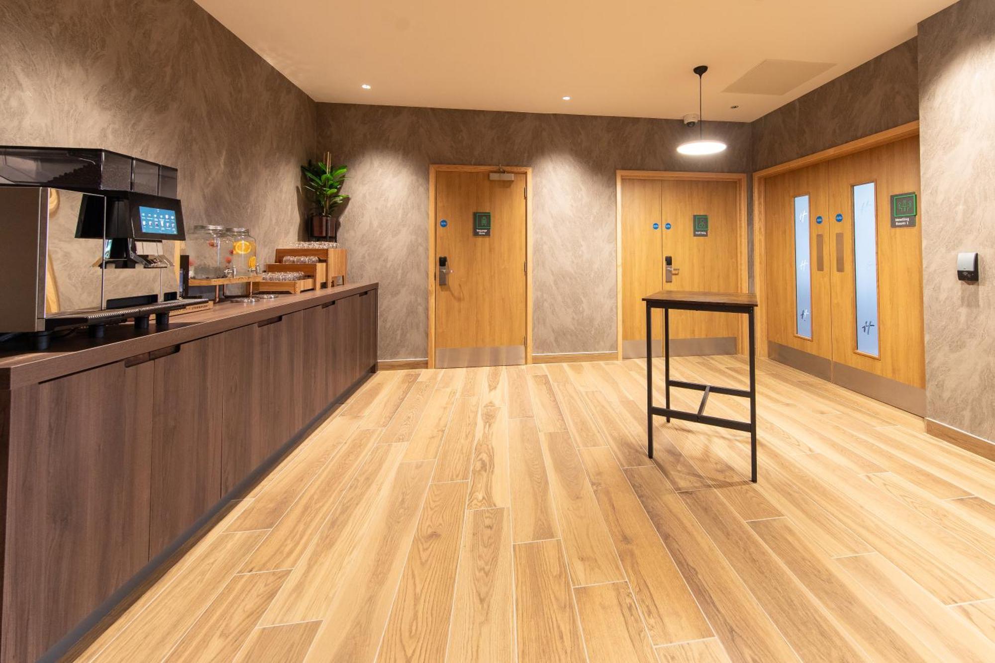 Holiday Inn Blackpool By Ihg Экстерьер фото