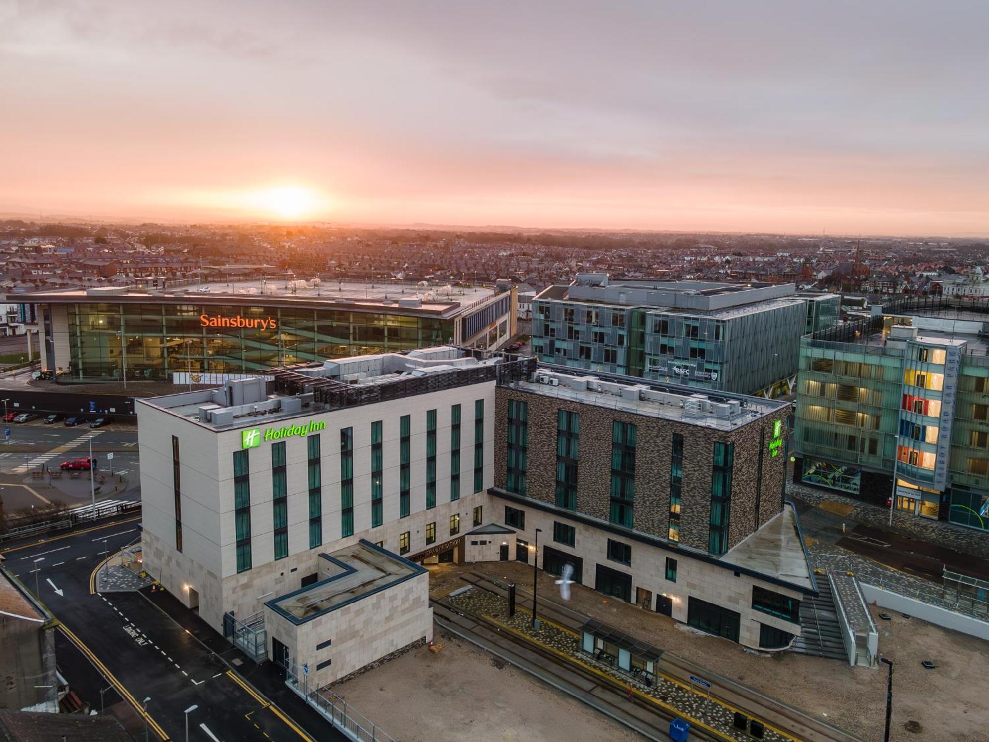 Holiday Inn Blackpool By Ihg Экстерьер фото